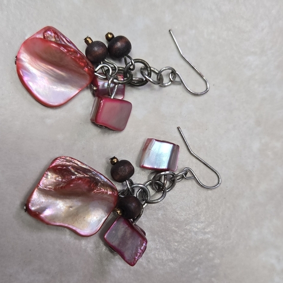 Vintage Handmade Shell and Beads Red Dangle Earrings - Picture 8 of 17